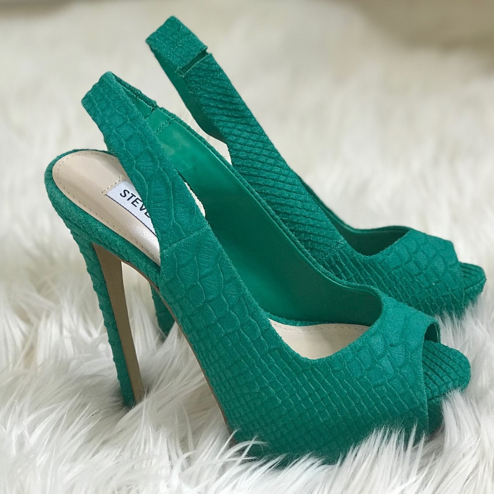 FINAL PRICE STEVE MADDEN SLING BACKS IN GREEN